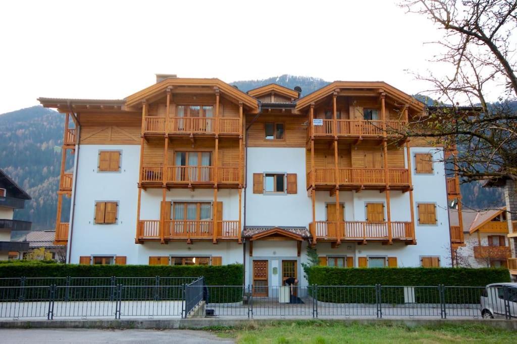 Lovely Apt In Pinzolo Val Rendena 7 Exterior photo